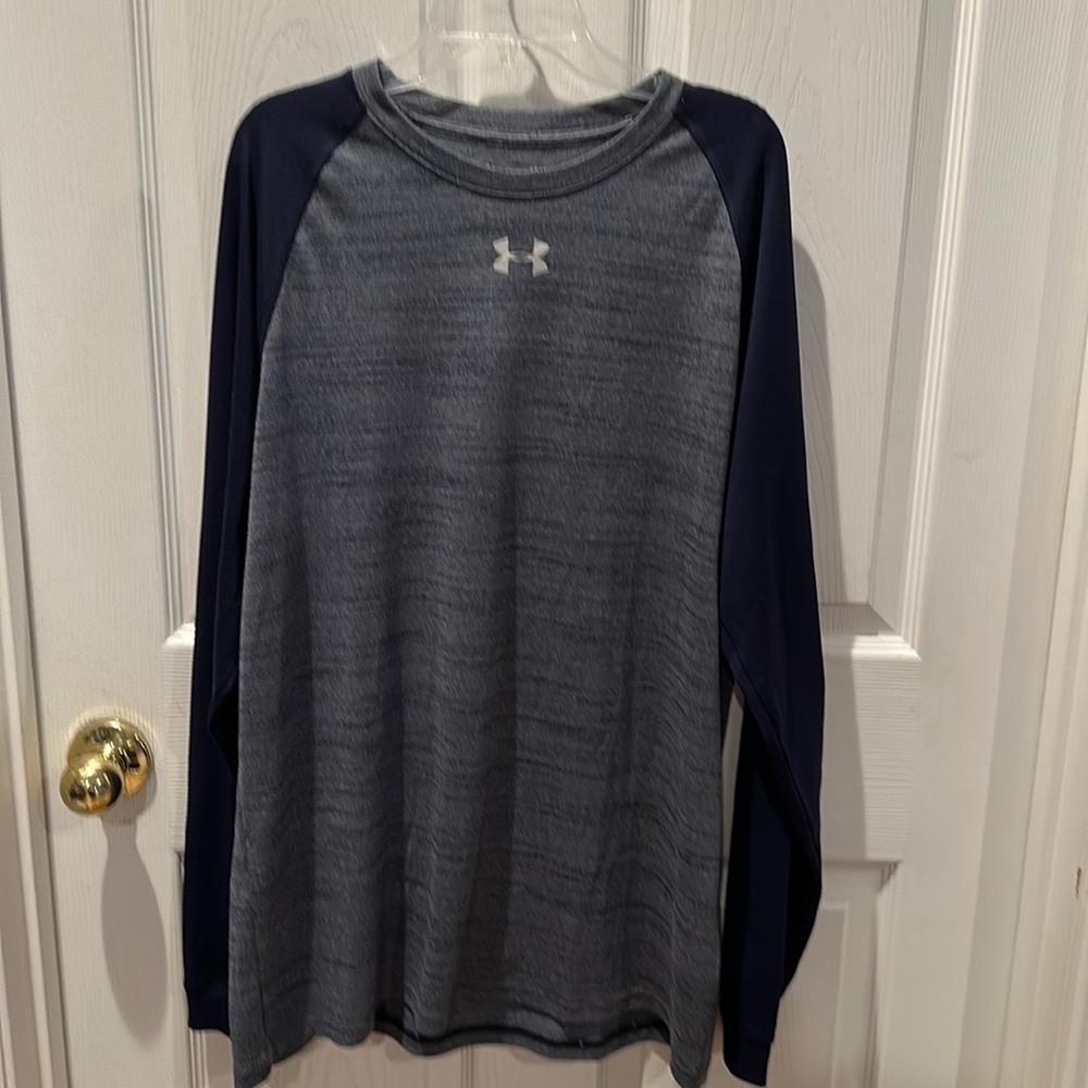 Men’s Under Armour Heat Gear Loose Baseball Style Workout Shirt large